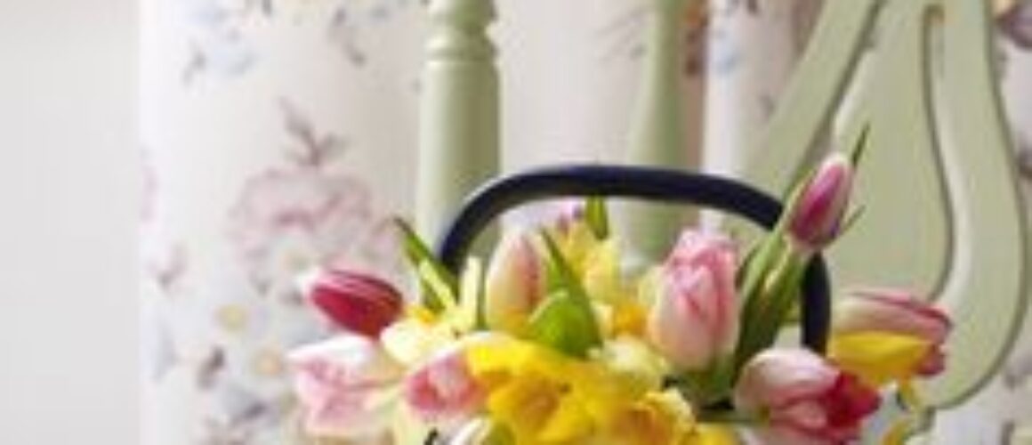 teapot and daffodils